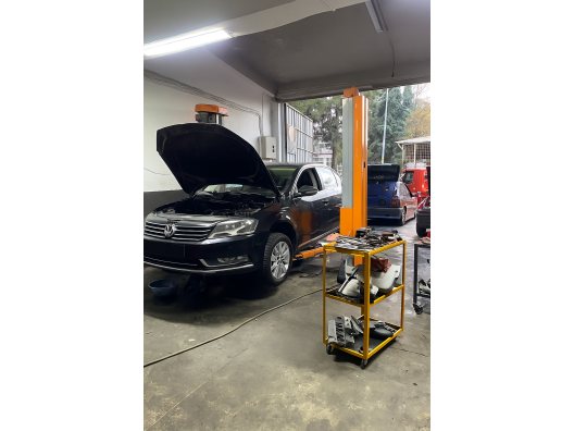 Arıza Yapan Passat Aracına Uşak’ta Yol Yardım ve Oto Tamir Hizmeti